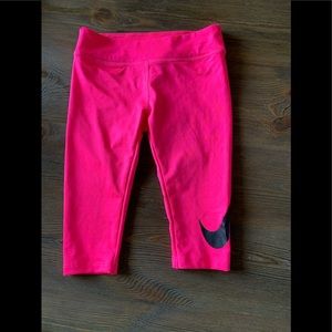NWT NIKE PINK LEGGINGS GIRLS SZ 5 swoosh crop